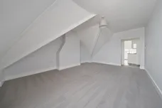 1 Acre Passage Windsor SL4 photo 27