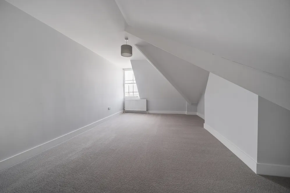 1 Acre Passage Windsor SL4 photo 28