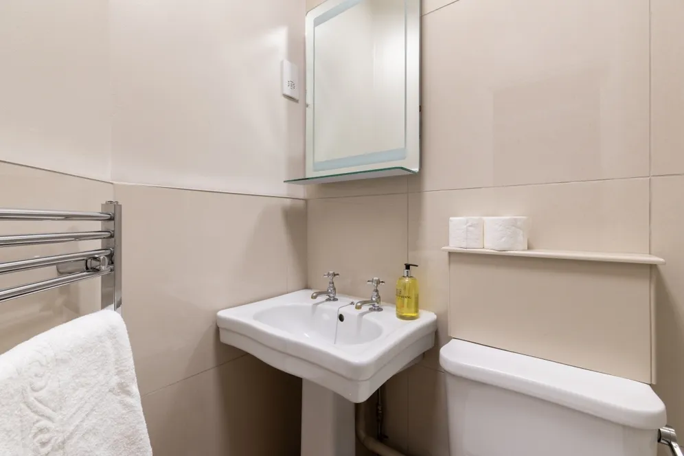 Tabard Street, Borough, SE1 photo 18