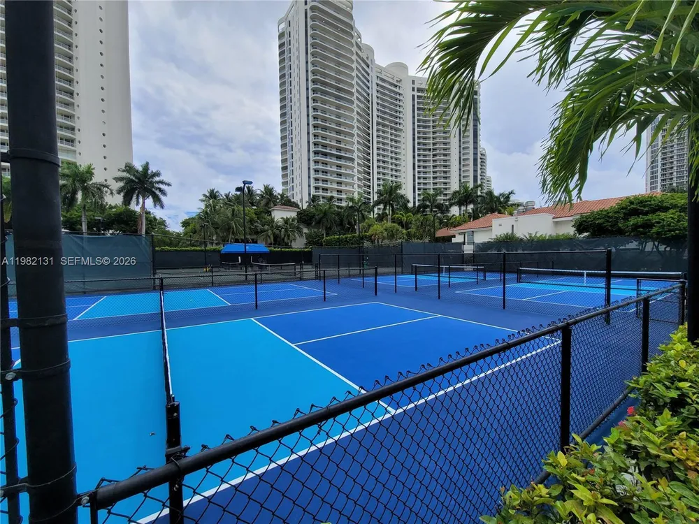 4000 Island Blvd, Aventura, FL 33160