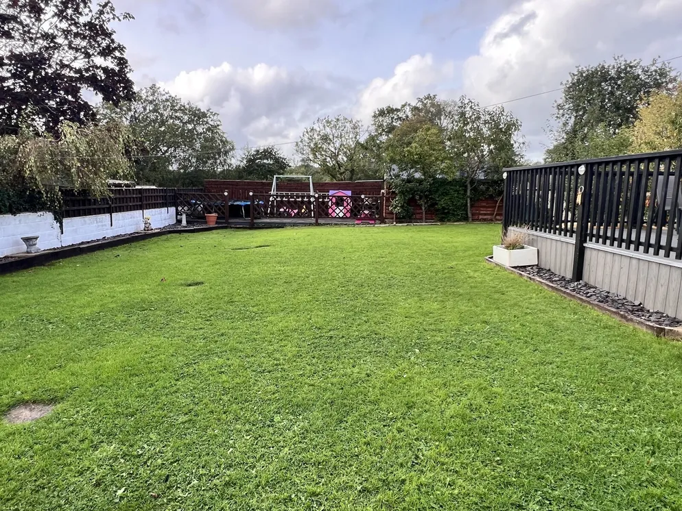Property carousel item 17