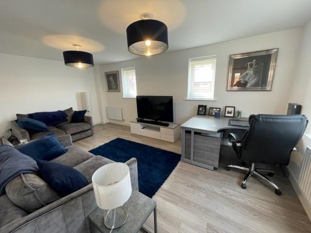 Gardenfield Crescent, Collingtree, Northampton Image 2