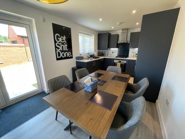Gardenfield Crescent, Collingtree, Northampton Image 4