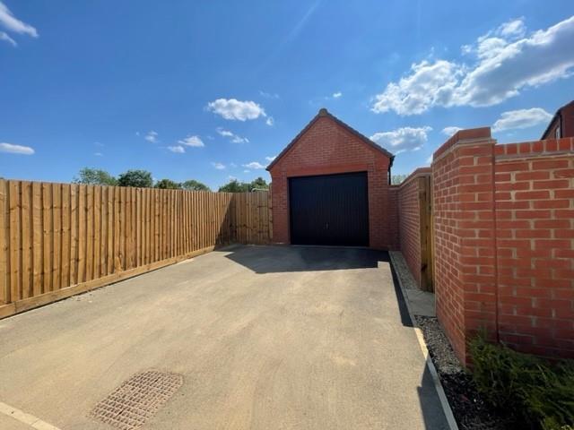 Gardenfield Crescent, Collingtree, Northampton Image 7