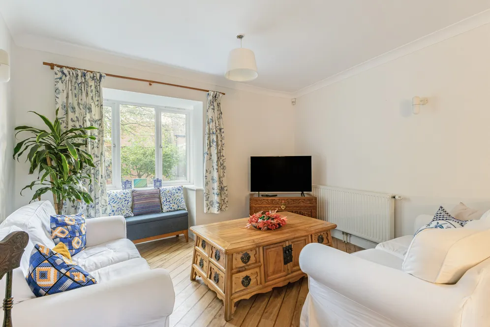 Firs Road, Salisbury, SP5 photo 6