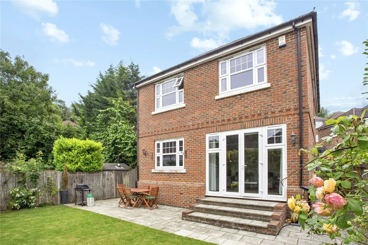 Churchview Close, Caterham, CR3 photo 9