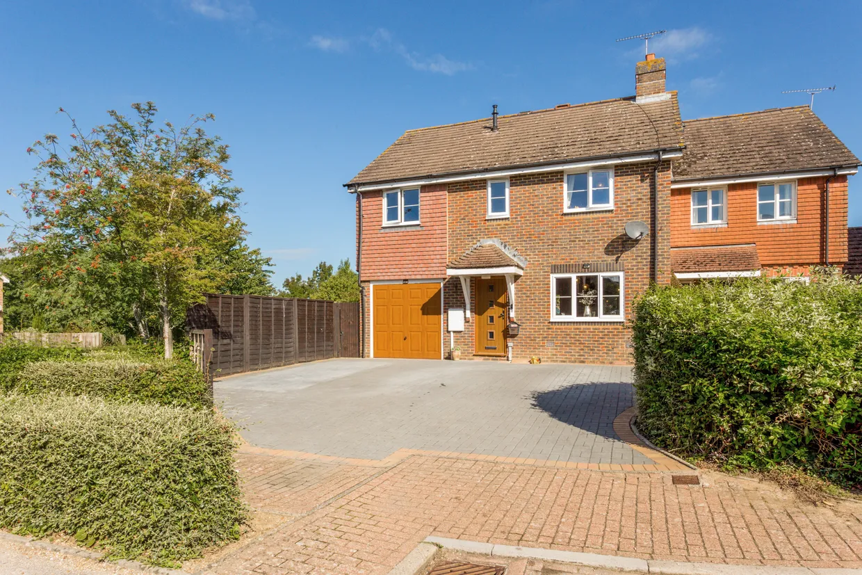 Callender Walk, Cuckfield, RH17 photo 1