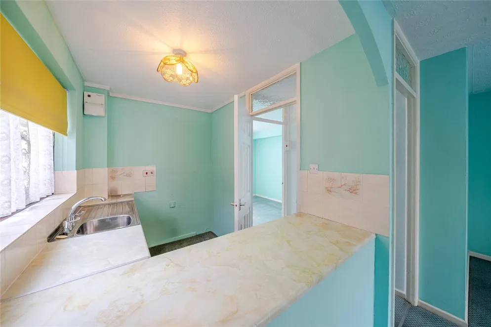 Property carousel item 4