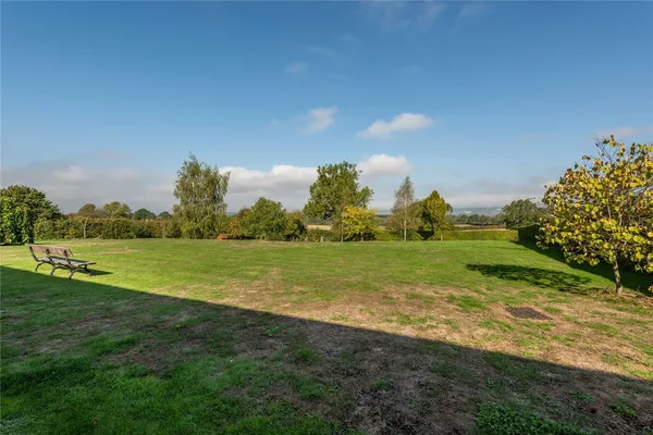 Shellwood Road, Leigh, RH2 photo 9