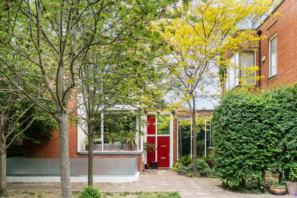 Ebury Mews, London, N5 photo 11