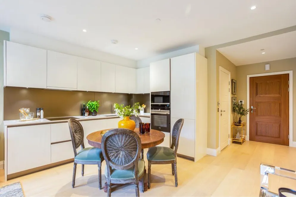Broom Road, Teddington, TW11 photo 4