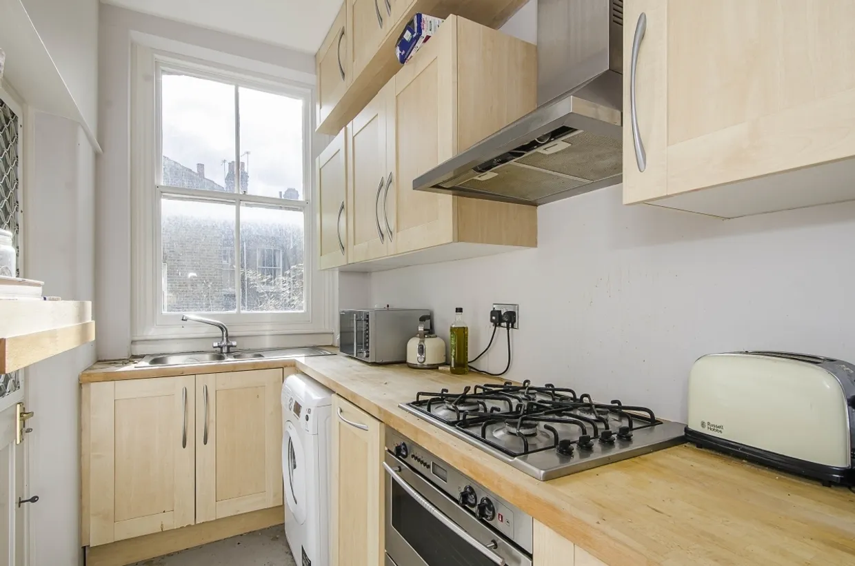 Elmhurst Street London SW4 photo 4