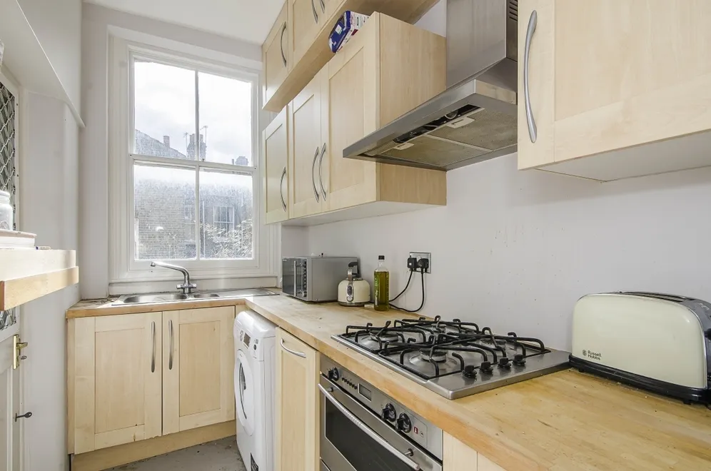 Elmhurst Street London SW4 photo 4