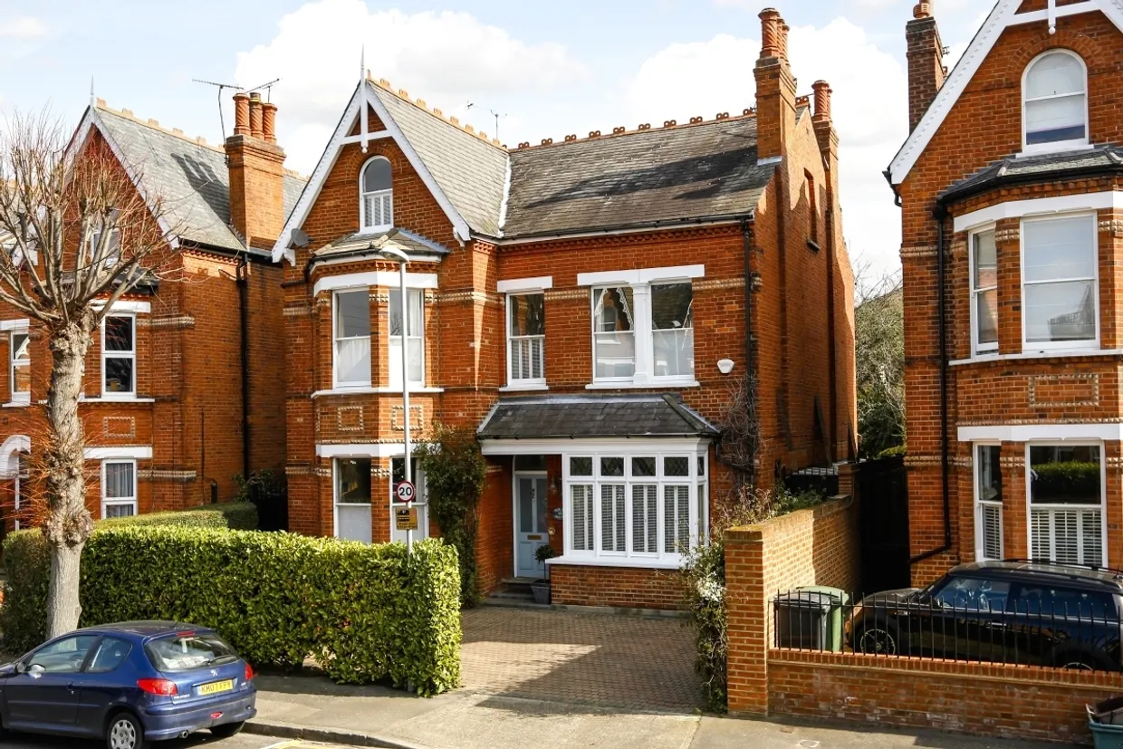 Brunswick Road, Kingston upon Thames photo 1