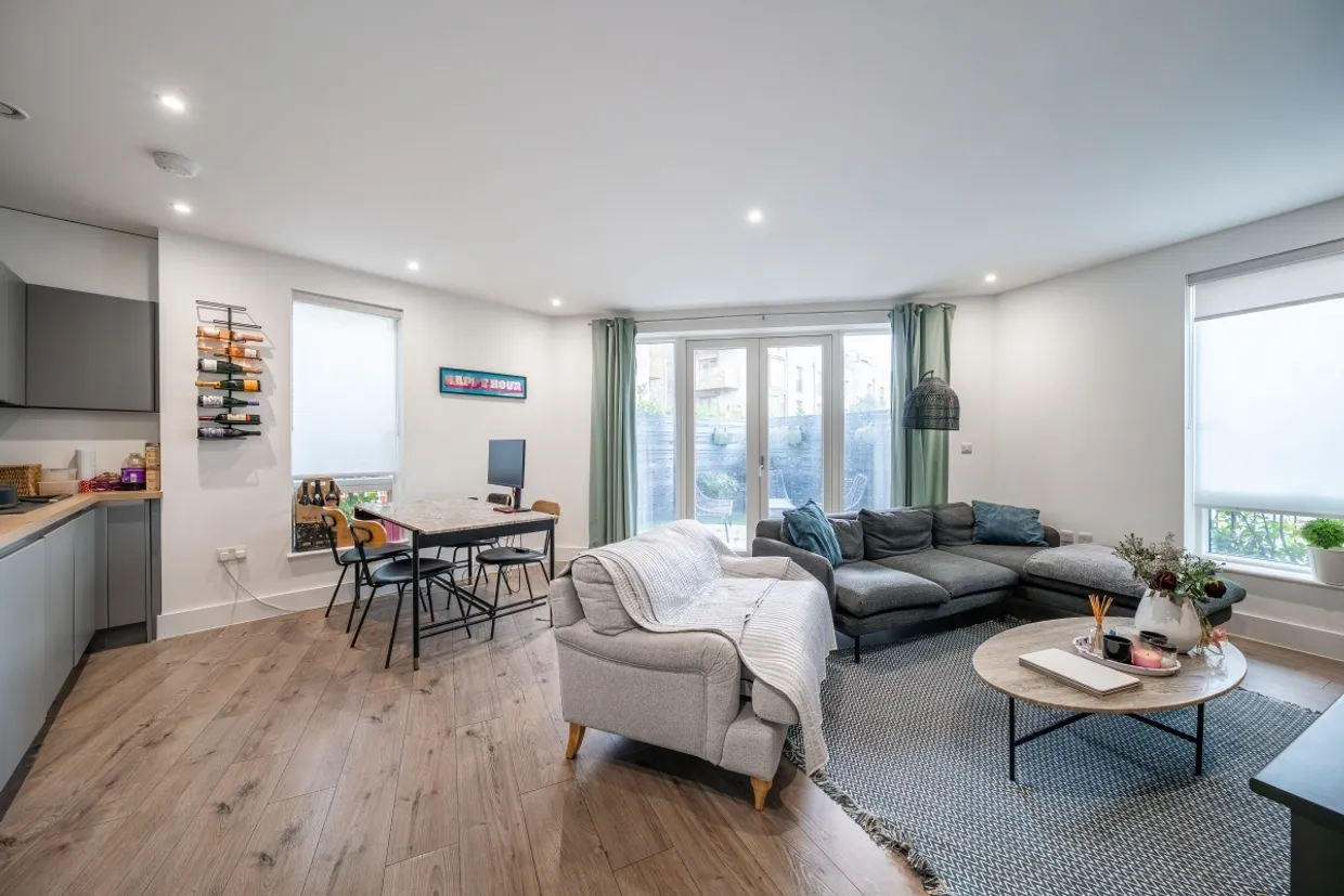 Atheldene Road London SW18 photo 1