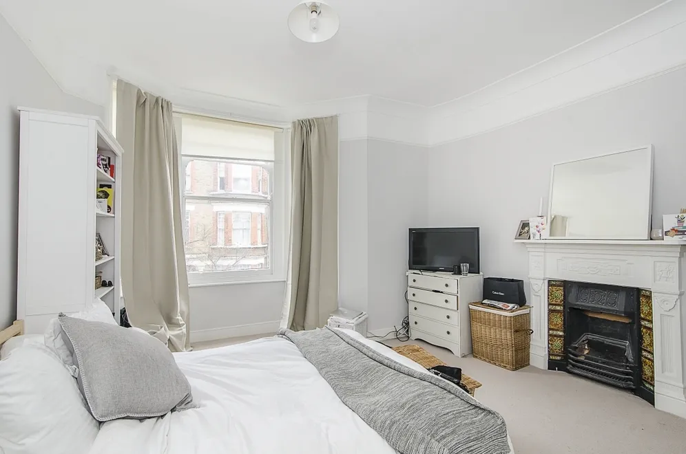 Elmhurst Street London SW4 photo 8