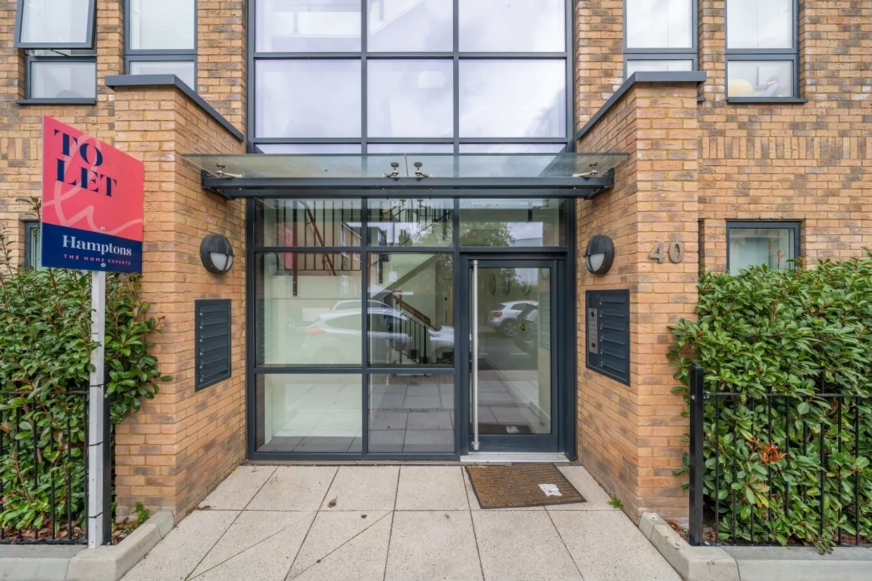 Atheldene Road London SW18 photo 3