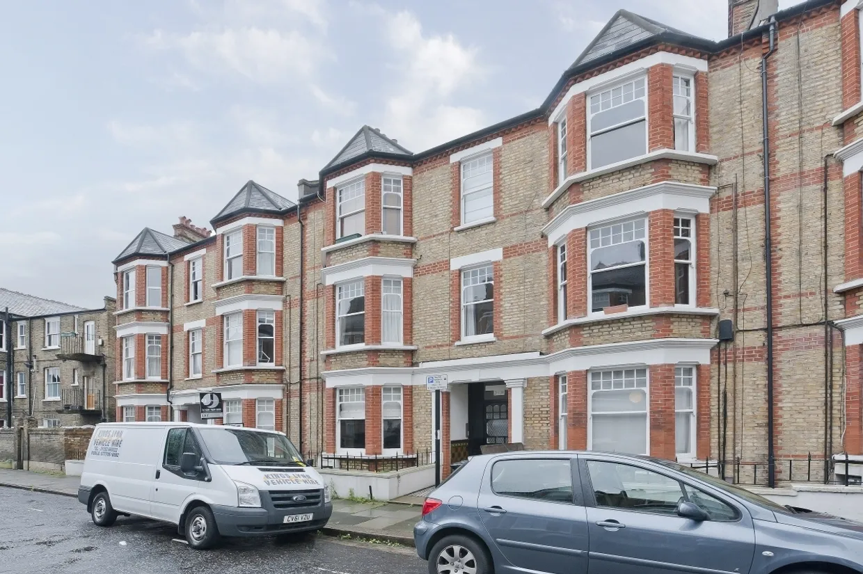Elmhurst Street London SW4 photo 10