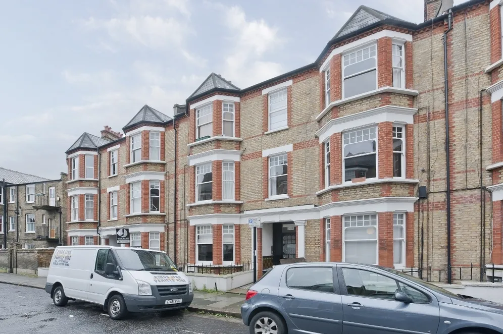 Elmhurst Street London SW4 photo 10