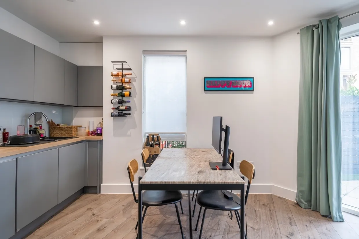 Atheldene Road London SW18 photo 6