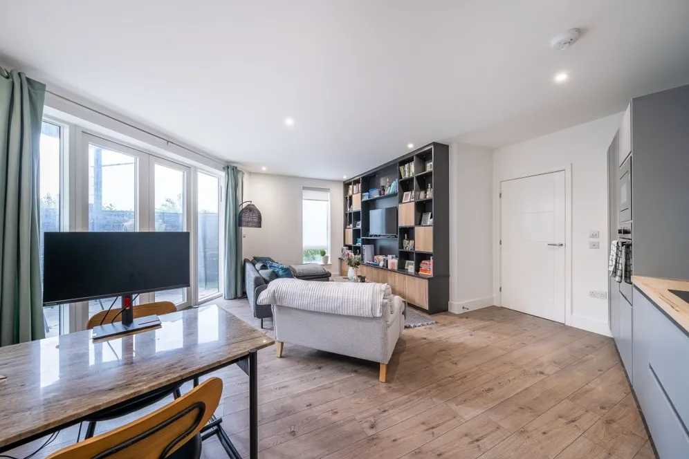 Atheldene Road London SW18 photo 7