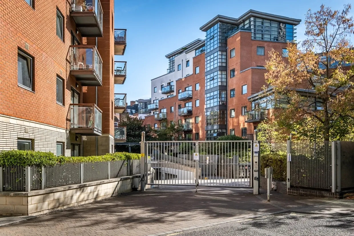 Montaigne Close London SW1P photo 12