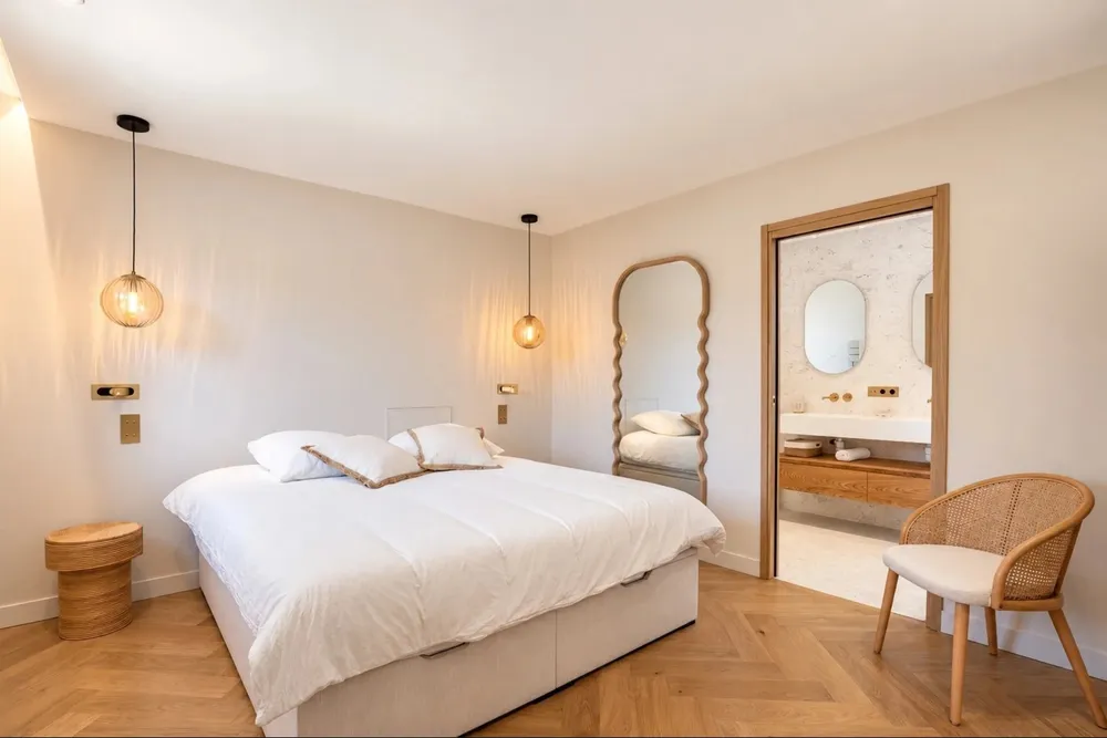 Saint-Tropez, 83990, France