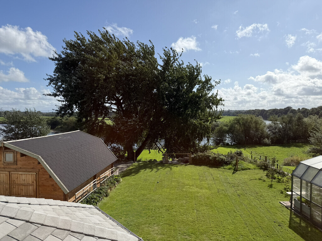 Grinsdale Image 21