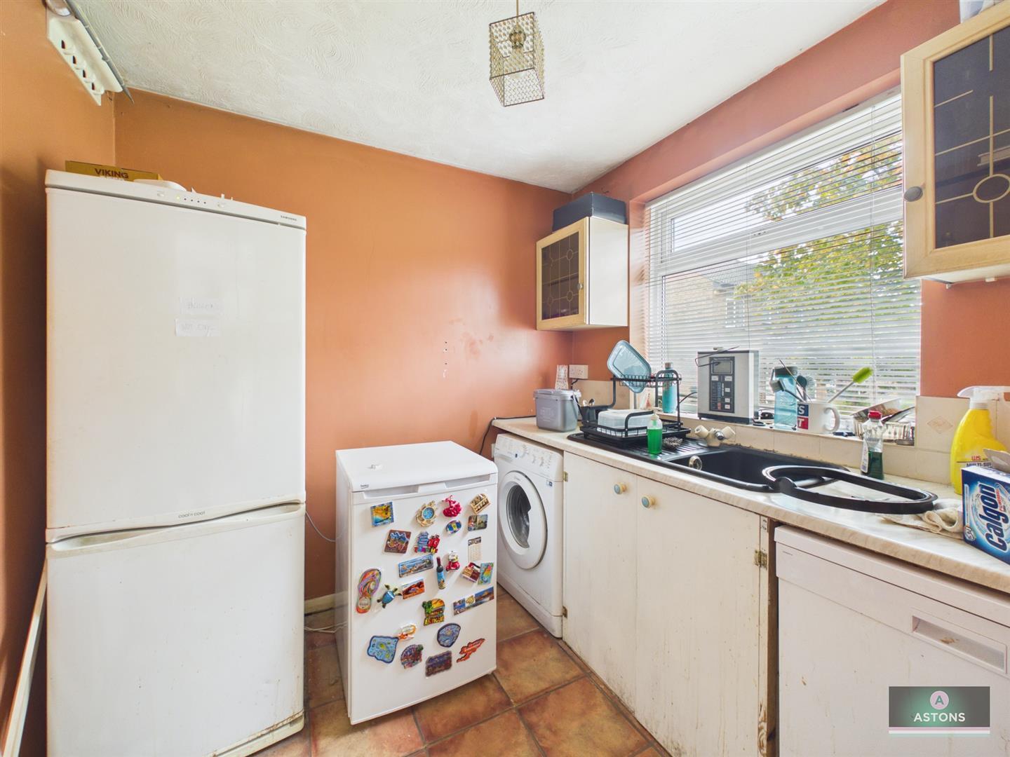 Payne Close, Crawley Image 3