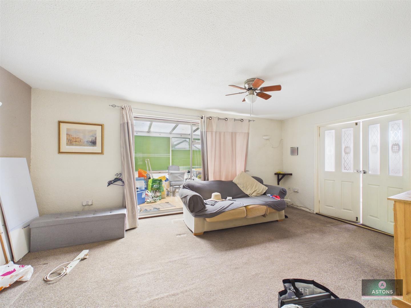 Payne Close, Crawley Image 6