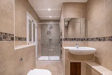 Lambourn Road, London, SW4 photo 9