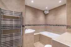 Lambourn Road, London, SW4 photo 11