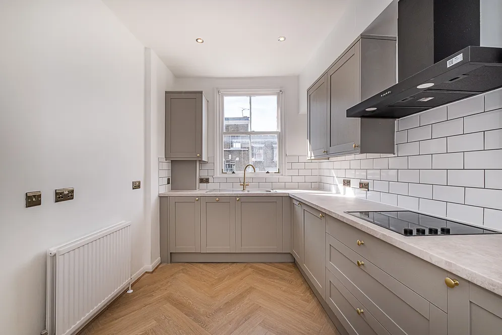 Lambourn Road, London, SW4 photo 14