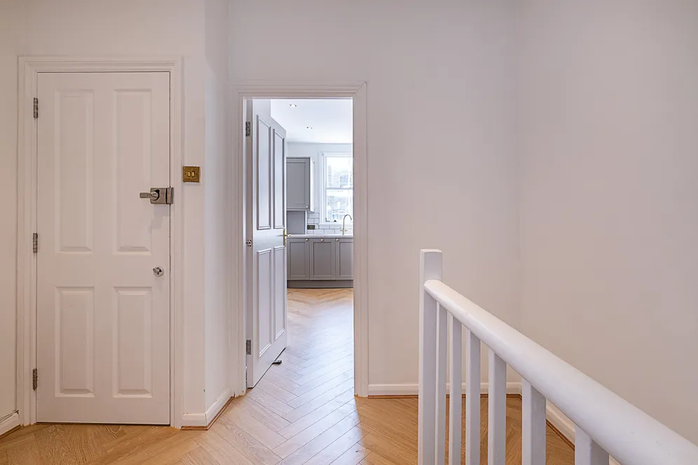 Lambourn Road, London, SW4 photo 19