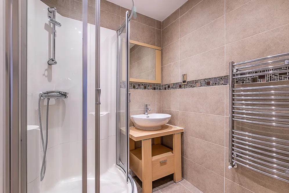 Lambourn Road, London, SW4 photo 20