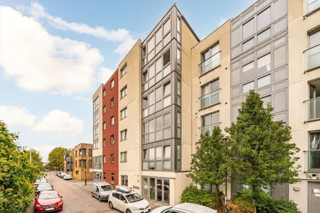 Orchard Road, Kew, TW9