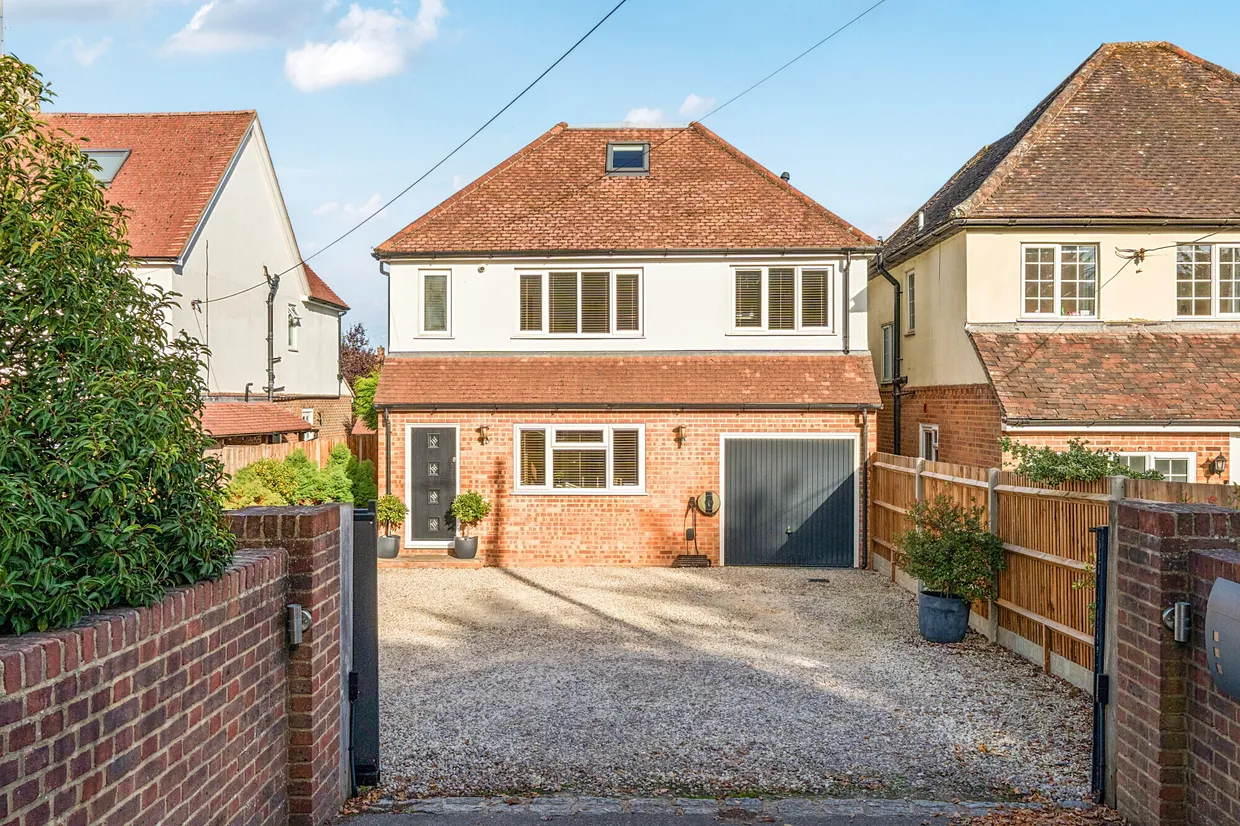 Headley Road, Liphook, GU30 photo 1