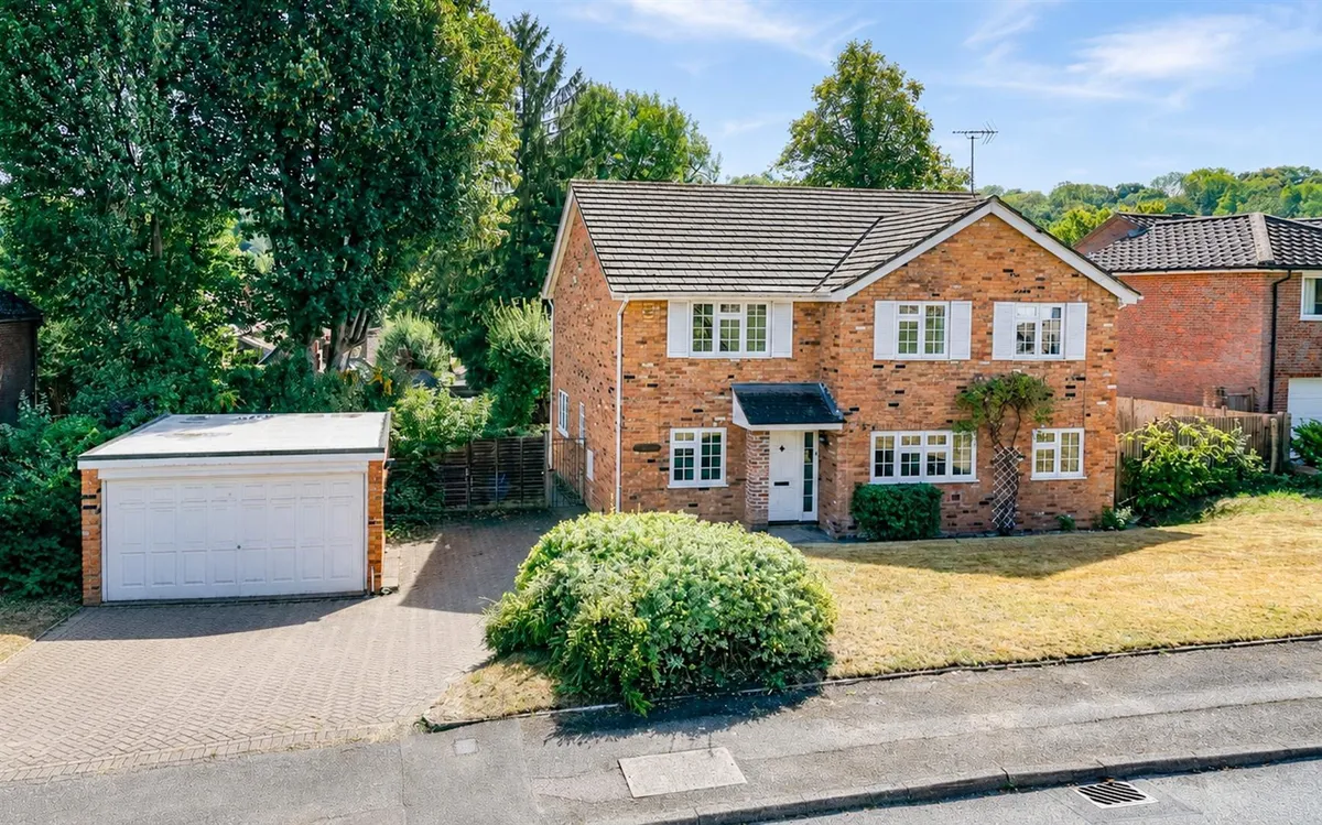 Copper Beech Close, Felden, Hertfordshire, HP3 0DG