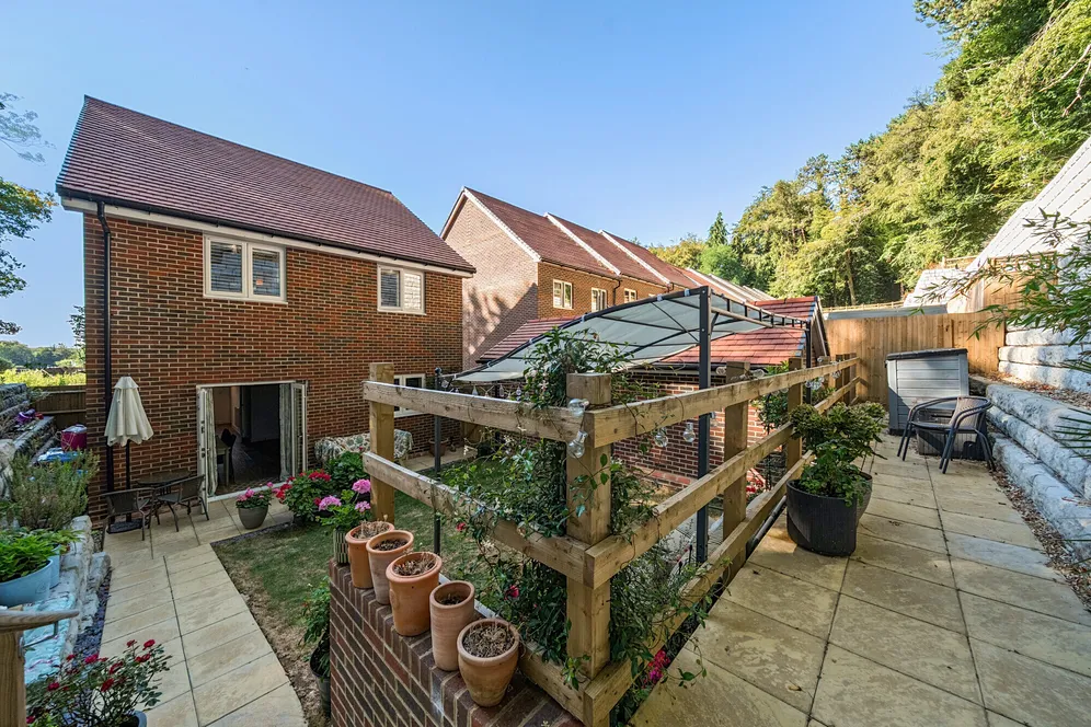 Bracher Close, Alton, GU34 photo 13