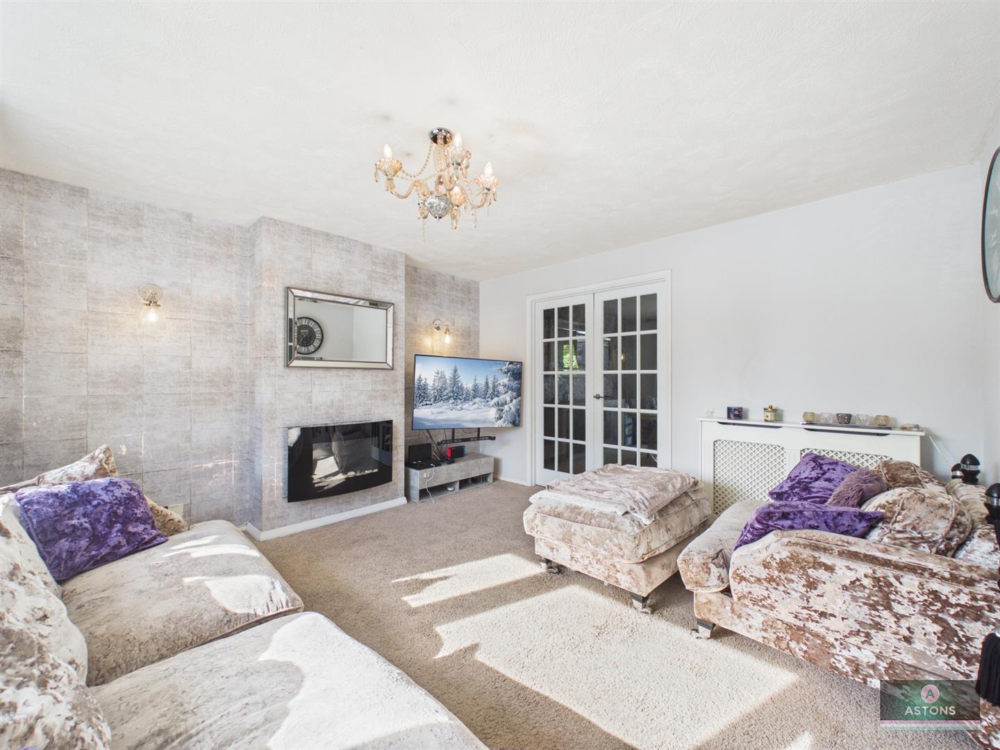 Chepstow Close, Pound Hill Image 5