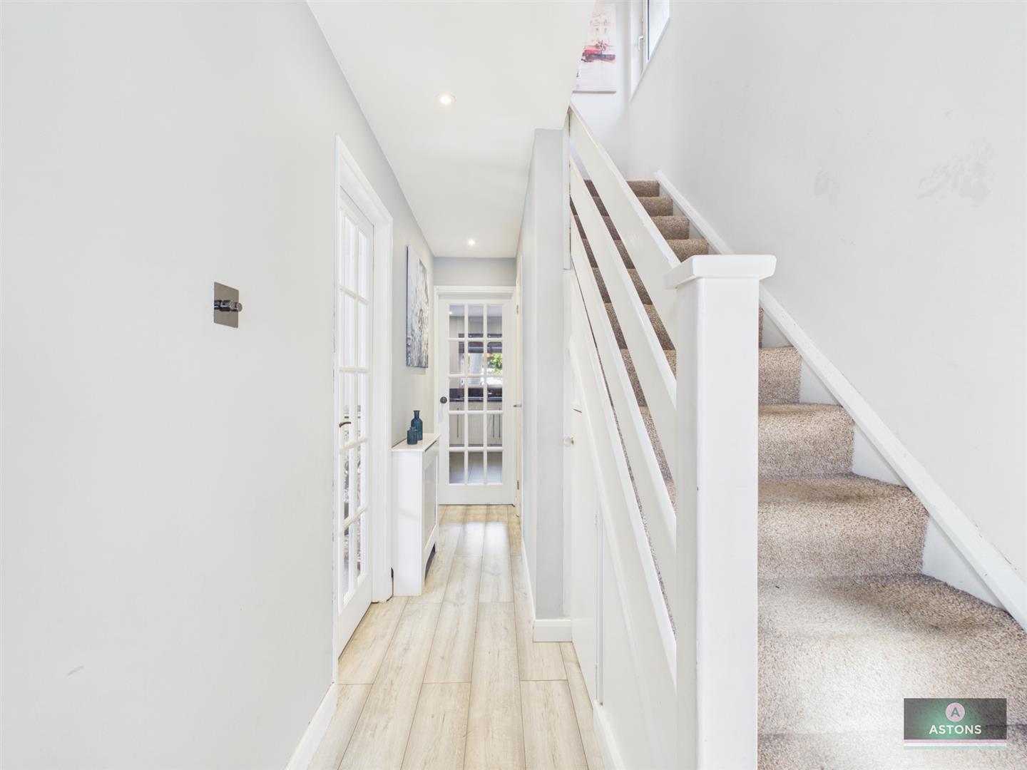 Chepstow Close, Pound Hill Image 9