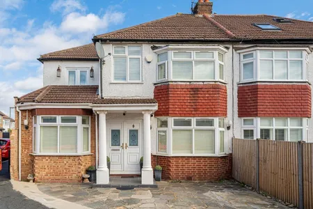 Cottimore Avenue, Walton-on-thames, KT12