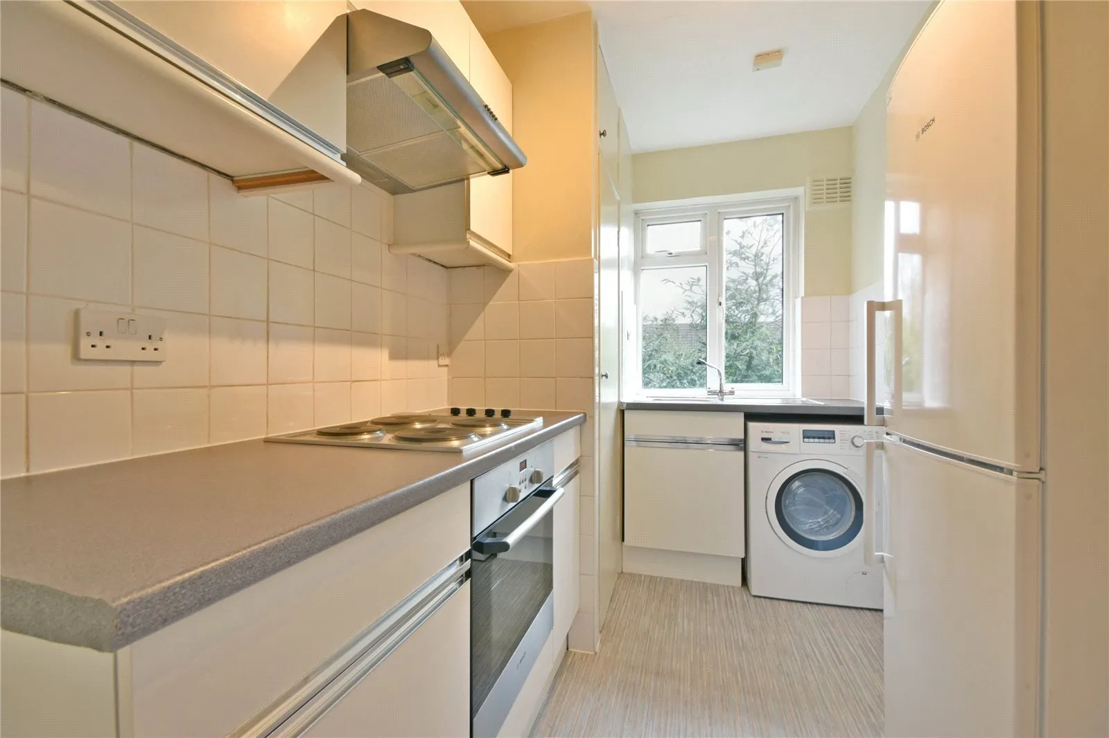 Vines Avenue, Finchley Central, London, N3