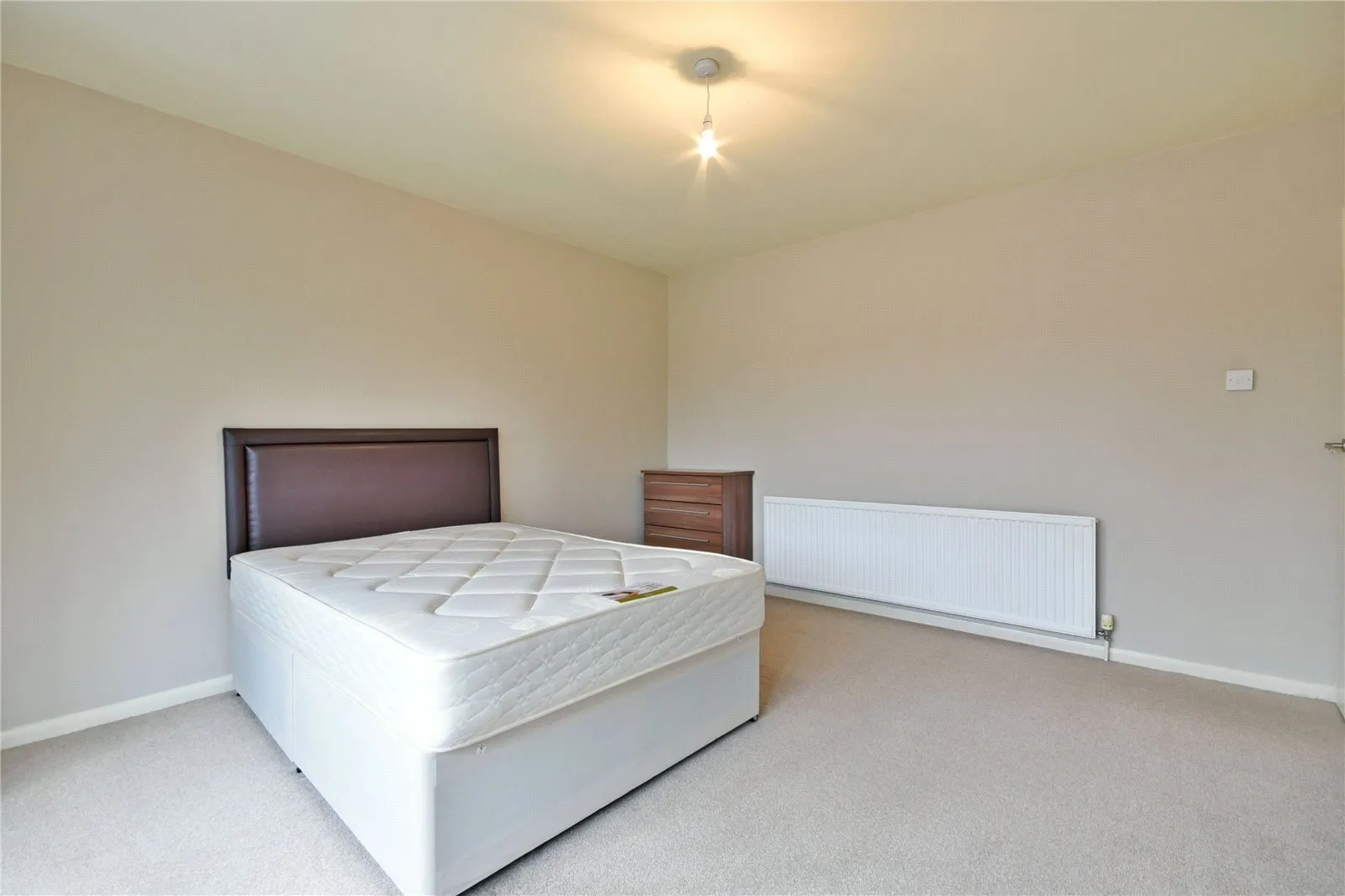Vines Avenue, Finchley Central, London, N3