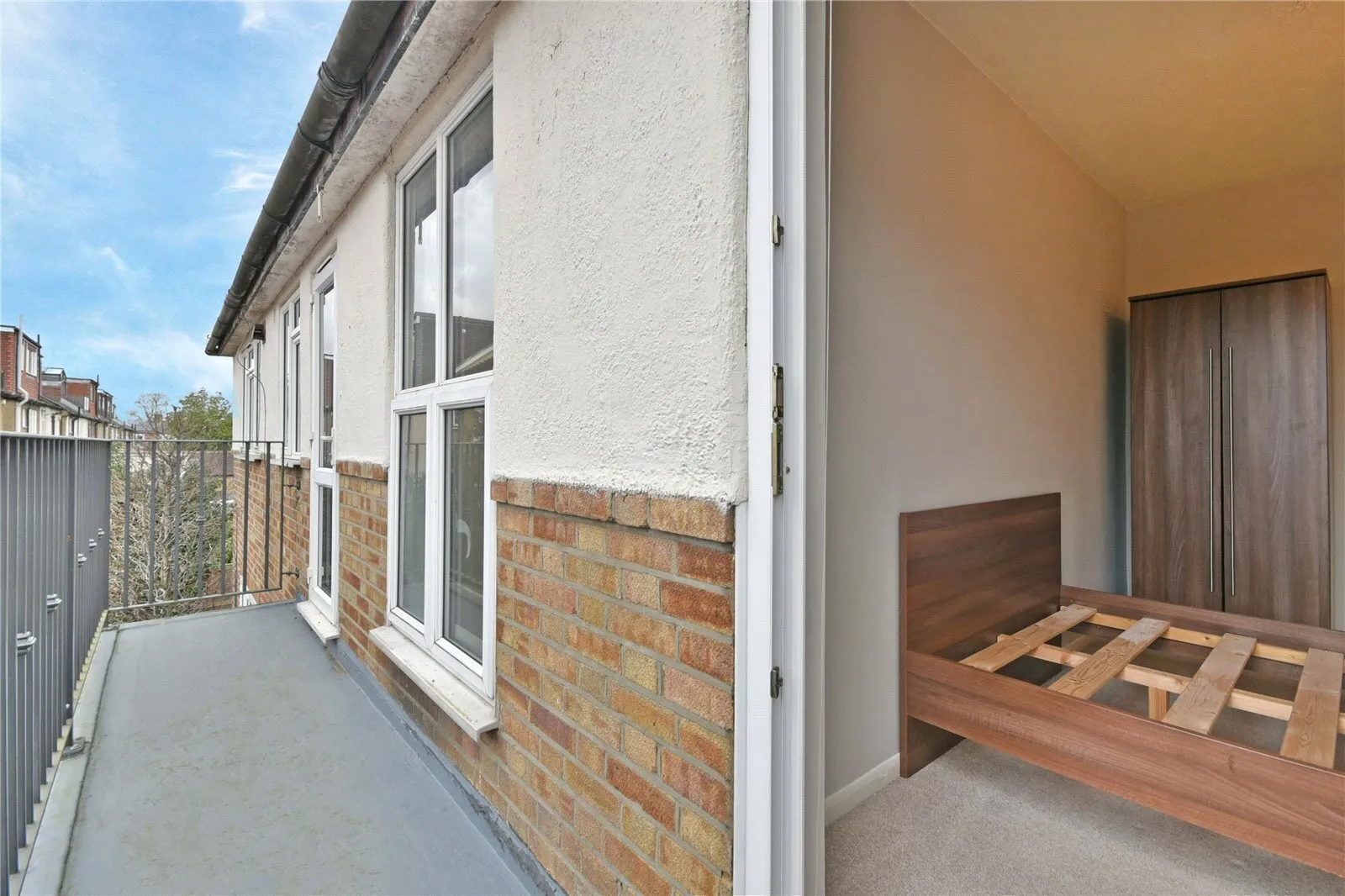 Vines Avenue, Finchley Central, London, N3