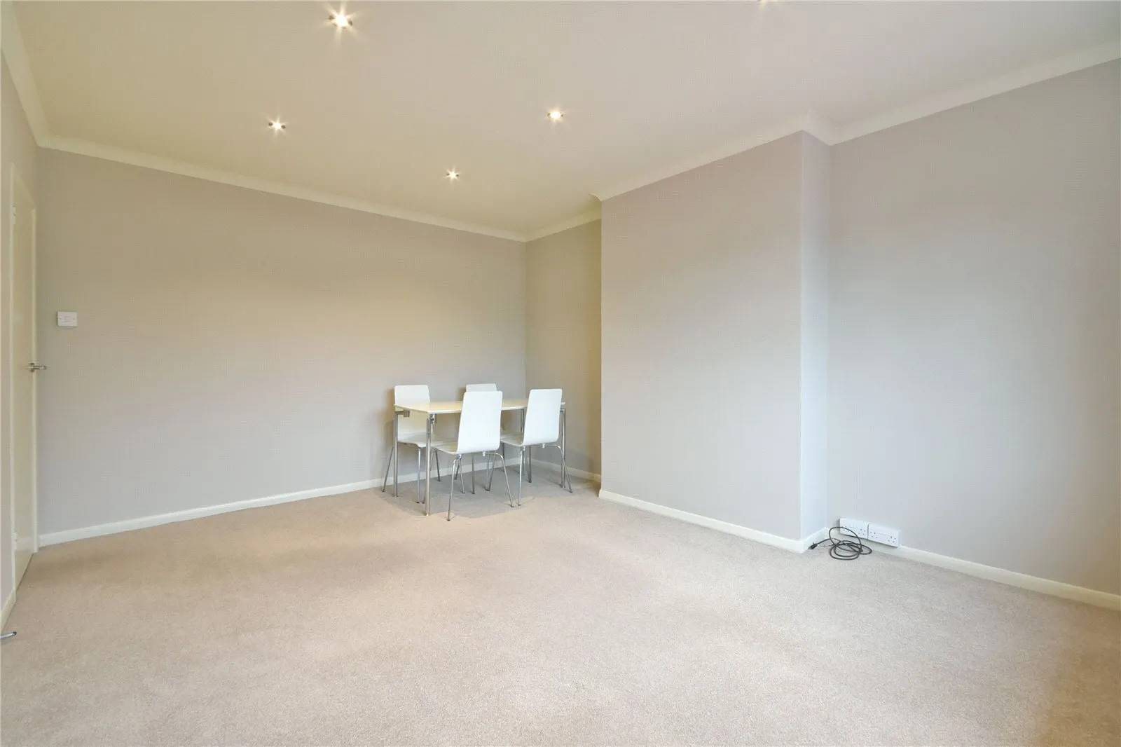 Vines Avenue, Finchley Central, London, N3