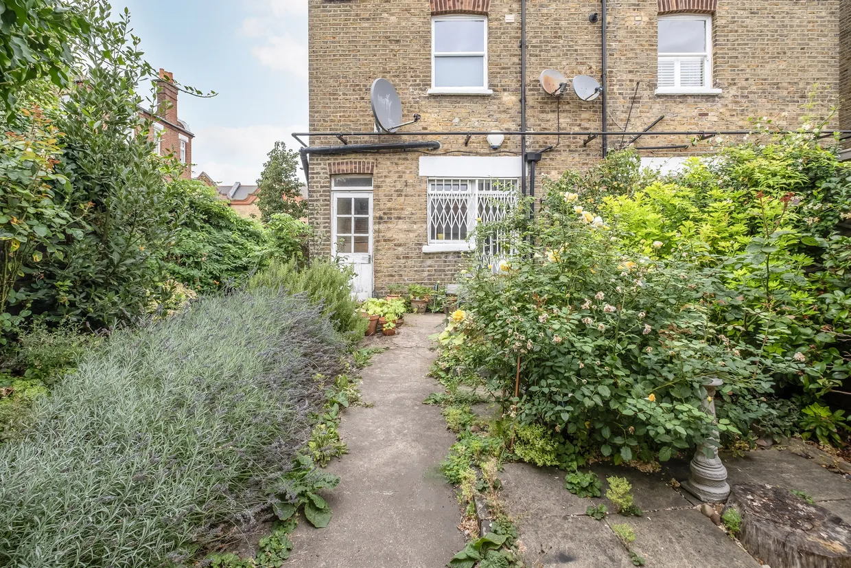 Mortlake High Street, London, SW14 photo 10