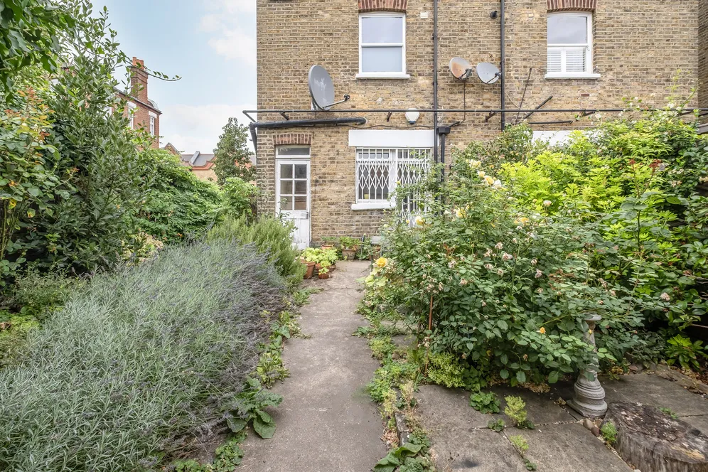 Mortlake High Street, London, SW14 photo 10