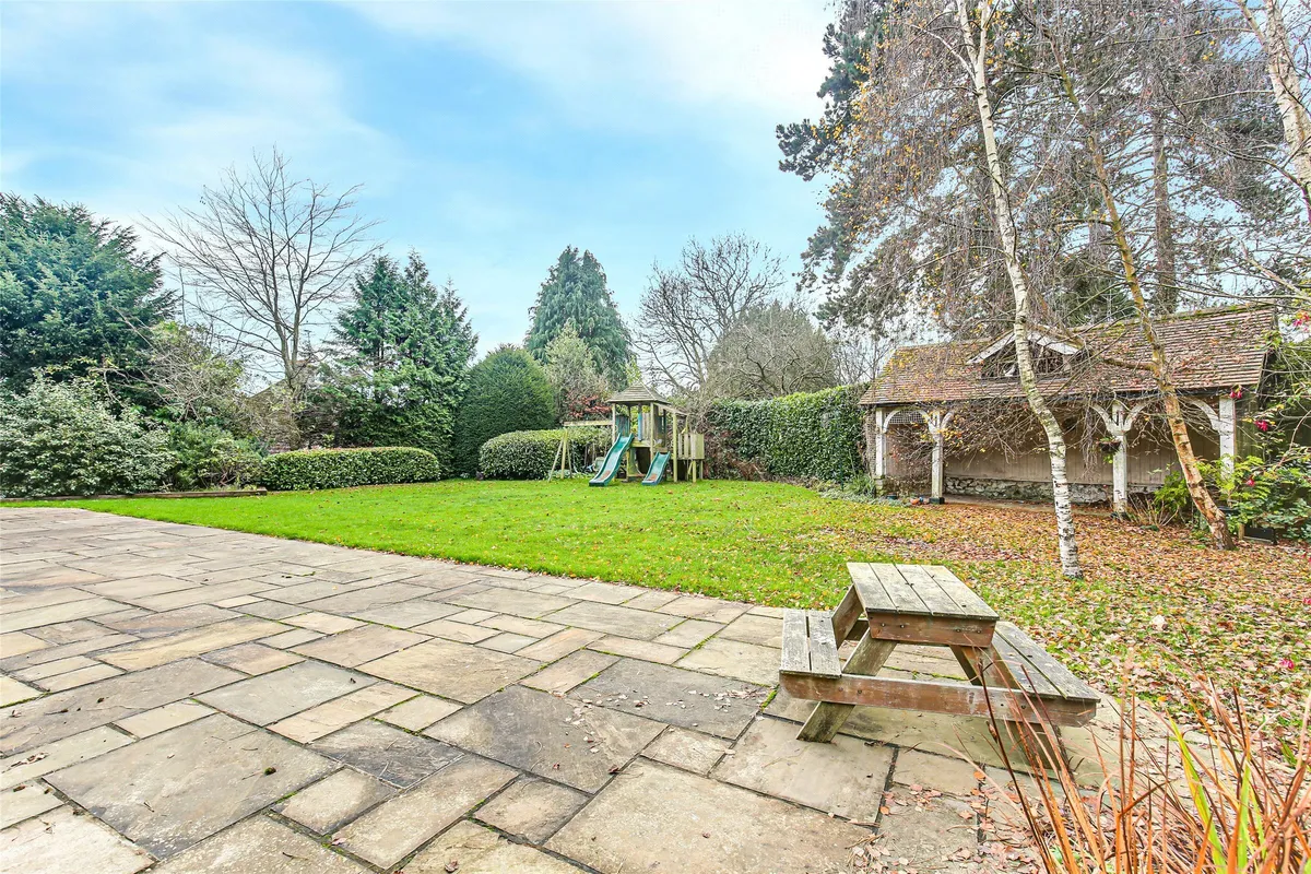Bluehouse Gardens, Oxted, RH8