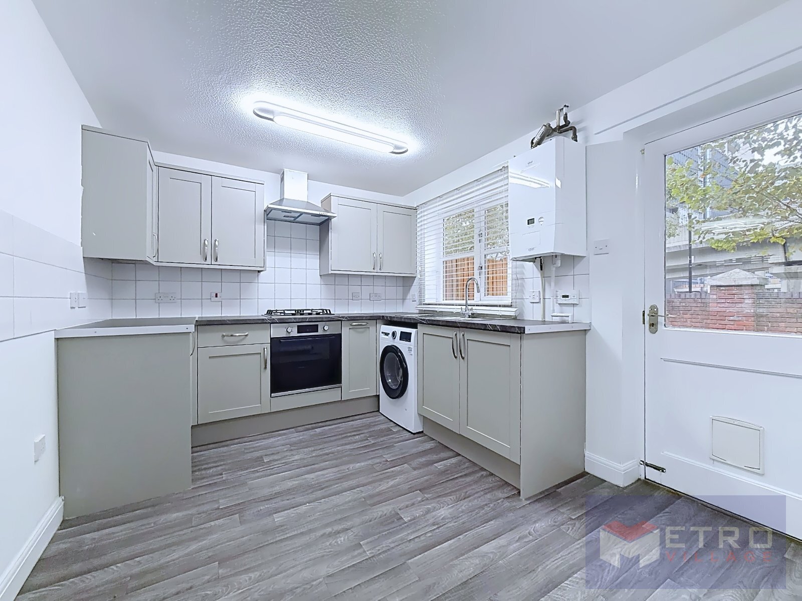 Dingle Gardens, Poplar, London, E14 Image 1